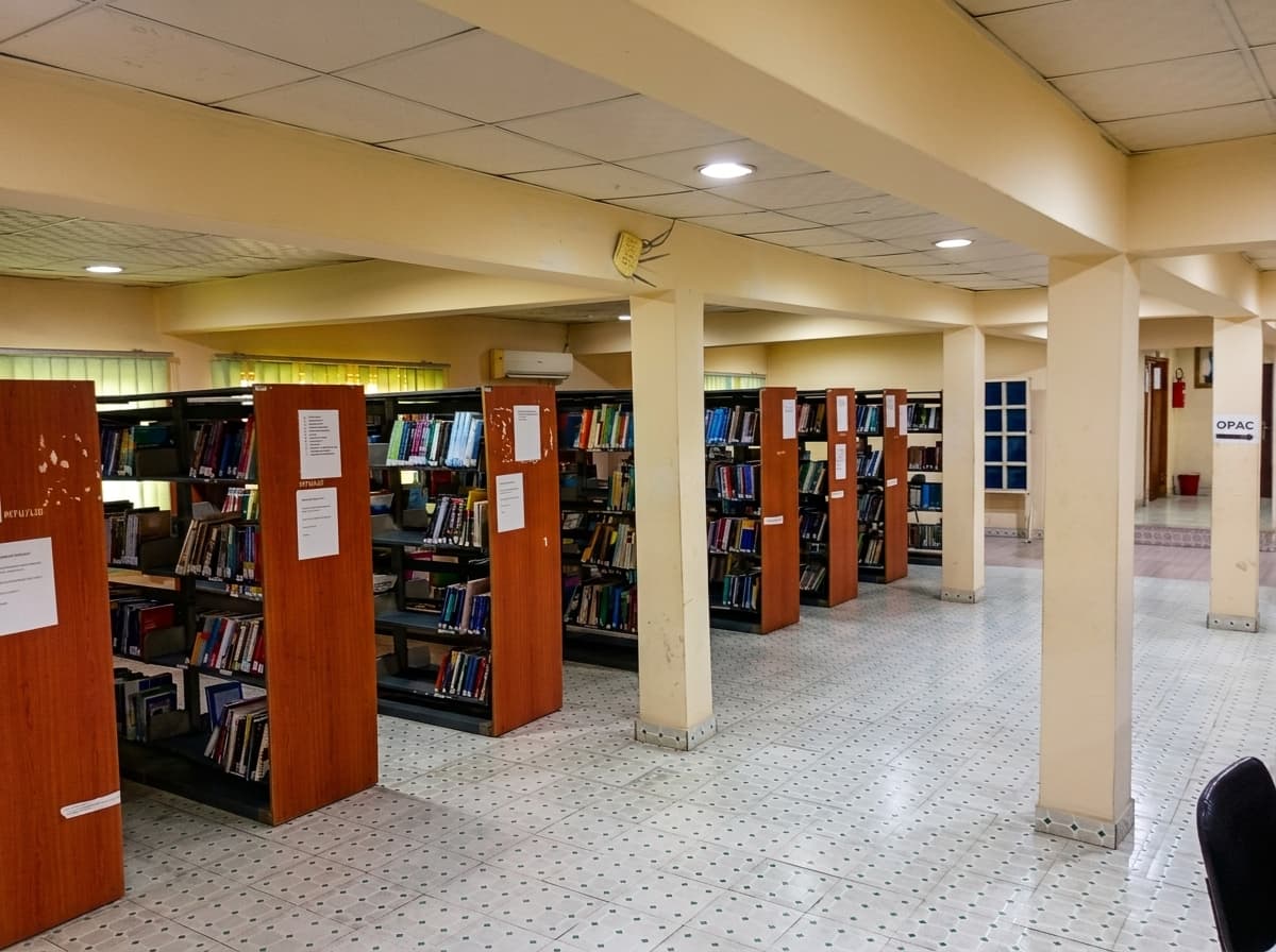 MTU physical library reading area